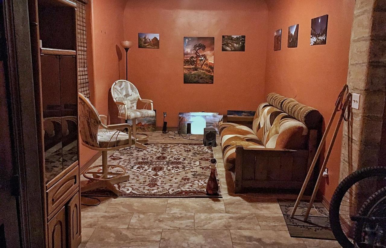The Zion House - Affordable Bedrooms Hurricane Bagian luar foto